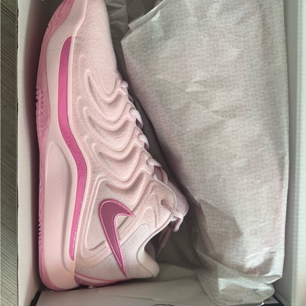 Nike Sneakers: Kevin Durant, Women’s or Men’s